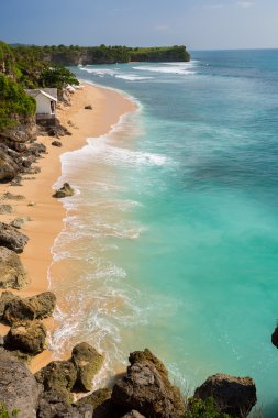 nerede insanlar suda sörf güzel plaj manzarası. Bali. balangan
