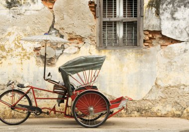 eski kırmızı trishaw, george town, penang