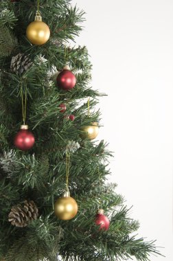 Noel ağacı ve süs eşyaları