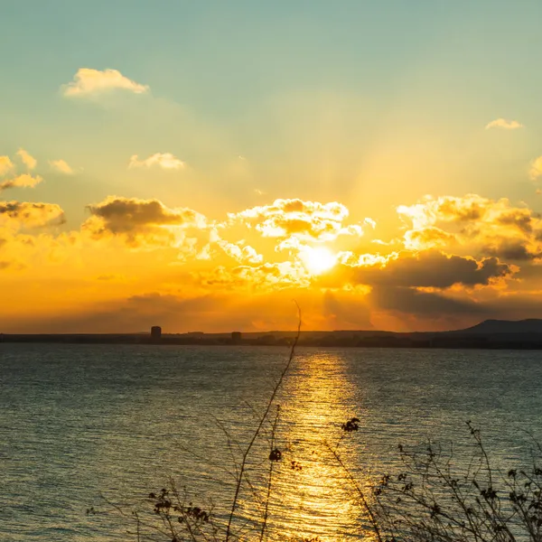 Sunset on the Black Sea, view from St. Vlas to Nessebar. — Stock Photo, Image