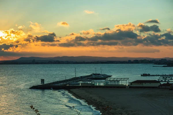 Vista al mar desde el puerto de St. Vlas, Bulgaria — Foto de Stock
