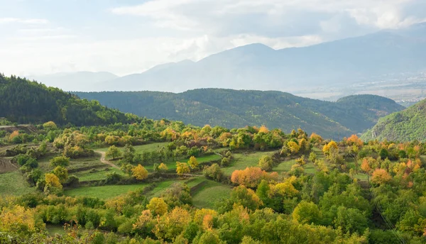 Pemandangan lembah di Pegunungan Rhodope dari desa Kovachevitsa — Stok Foto