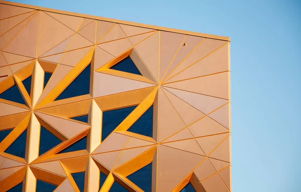 Uppsala Sveç Haziran 2019 Cephesinde Geometrik Üçgenler Olan Modern — Stok fotoğraf