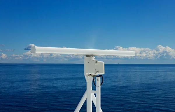 White Rotating Radar Large Ship Sea — Stock Photo, Image