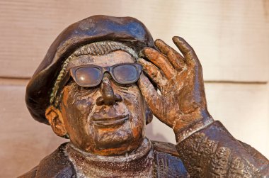 Stockholm, İsveç - 11 Ekim 2022: Evert Taube 'un eski kasabadaki heykeli