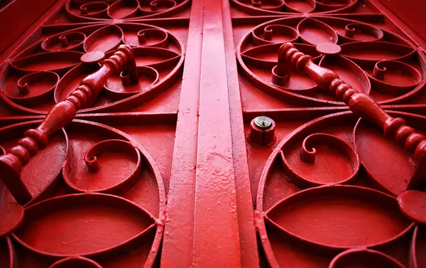 Porta vintage de metal vermelho — Fotografia de Stock