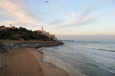 sabah erken kumsalda