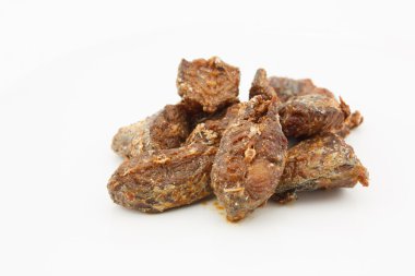 beyaz zemin üzerine kızarmış mackerels