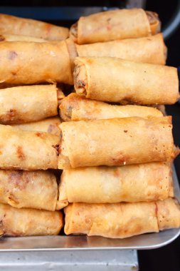 Kızarmış börek. 