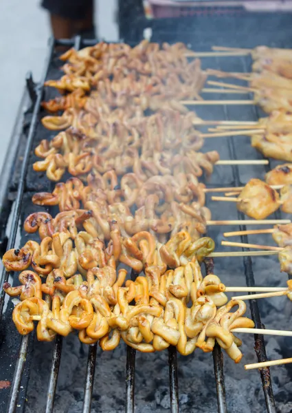 Grill intestino de pollo en la estufa (estilo tailandés ) — Foto de Stock