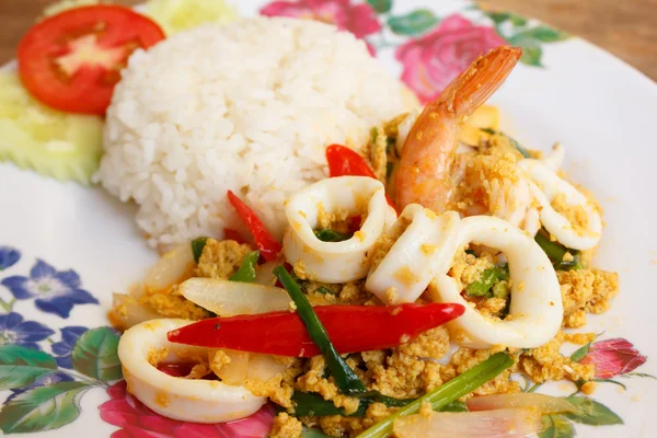 Fried Shrimps with Squid in Curry Powder — Stock Photo, Image