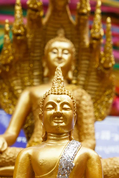 Två möta buddha staty — Stockfoto