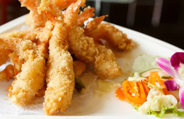 Batter-fried prawns — Stock Photo, Image