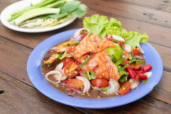 Spicy Salmon Salad Plate Thai Style — Fotografia de Stock