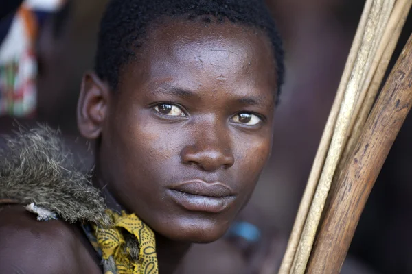 A moment in the life of the Hadza tribe of Lake Eyasi in Tanzania — Stock Photo, Image