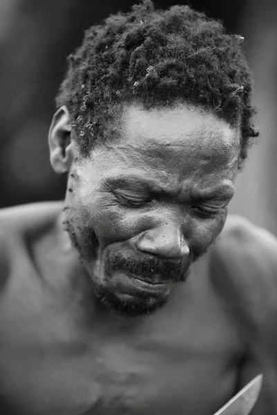 A moment in the life of the Hadza tribe of Lake Eyasi in Tanzania — Stock Photo, Image