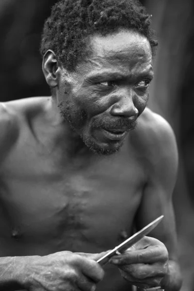 A moment in the daily life of the Hadza tribe of Lake Eyasi Tanzania. — Stock Photo, Image