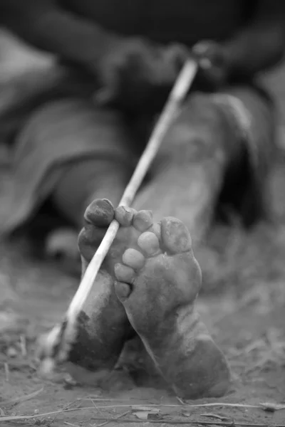 A moment in the daily life of the Hadza tribe of Lake Eyasi Tanzania. — Stock Photo, Image