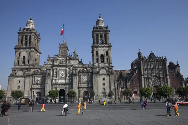 Kathedraal van mexico-stad in plaza zocalo — Stockfoto