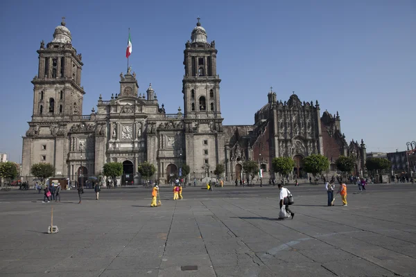 メキシコシティのソカロ広場で大聖堂 — ストック写真