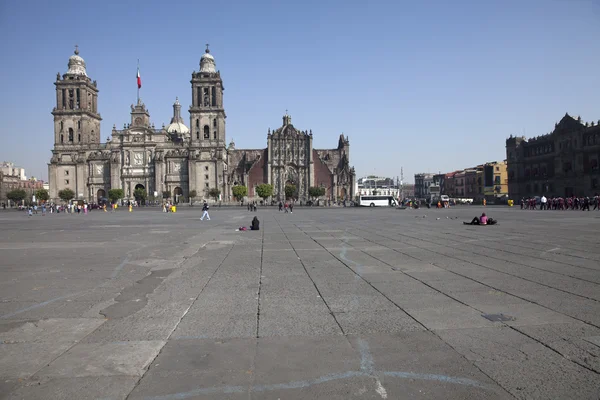 Kathedraal van mexico-stad in plaza zocalo — Stockfoto