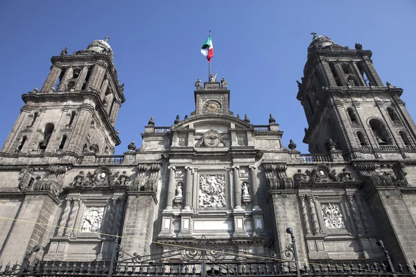 Kathedraal van mexico-stad in plaza zocalo — Stockfoto