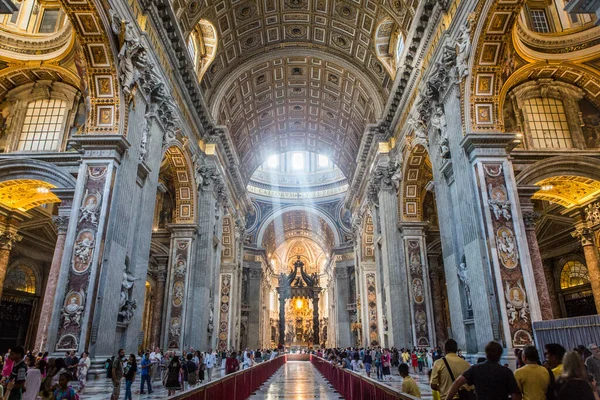 Vaticano Junho 2014 Passeio Turístico Dentro Basílica São Pedro Localizado — Fotografia de Stock