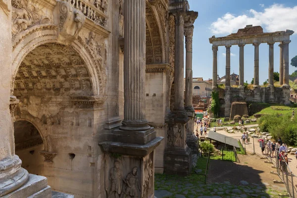 Roma Itália Junho 2014 Fórum Romano Uma Atração Turística Popular — Fotografia de Stock