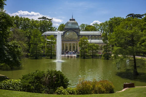 Madri Espanha Junho 2018 Palácio Vidro Parque Retiro Fica Lado — Fotografia de Stock