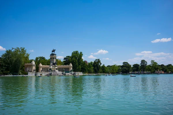 Madri Espanha Junho 2018 Retiro Park Lake Local Popular Para — Fotografia de Stock