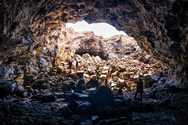 Arco Usa Jun 2022 Tourists Explore Caves Were Formed Lava — ストック写真