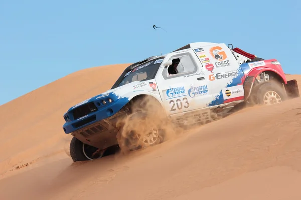 Carro de corrida no deserto — Fotografia de Stock