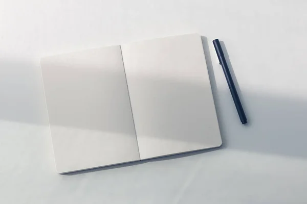 White Plain Diary Blank Journal Writing Memo Note Message Sketchbook — Stock Photo, Image
