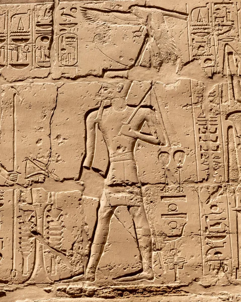 Murais Egípcios Antigos Escritos Nas Paredes Pedra Templo Karnak Luxor — Fotografia de Stock