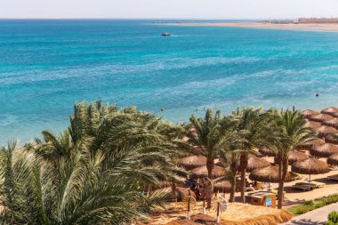 Hurghada, Mısır 'da, Kızıl Deniz' de güneşli güzel bir gün.
