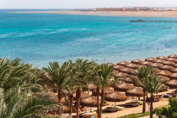 Hurghada, Mısır 'da, Kızıl Deniz' de güneşli güzel bir gün.