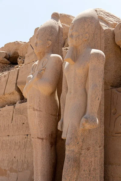 Eski Mısır Luxor Daki Karnak Tapınağındaki Firavun Heykelleri — Stok fotoğraf