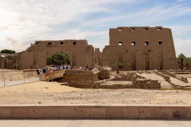 Luxor, Mısır - 20 Nisan 2020: Lüksör, Mısır 'daki Karnak Tapınağı Kompleksi