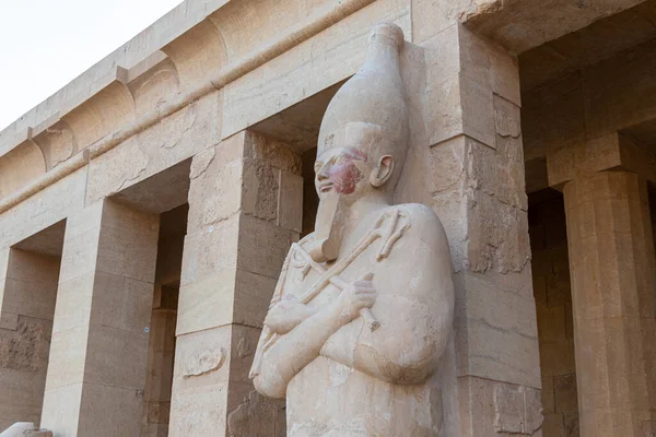 Rzeźba Faraona Świątyni Mortuary Hatshepsut Pobliżu Egipskiego Miasta Luxor — Zdjęcie stockowe