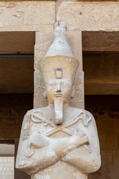 Una Escultura Del Faraón Templo Mortuorio Hatshepsut Cerca Ciudad Egipcia — Foto de Stock