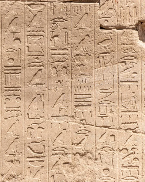 Ancient Egyptian Hieroglyphs Stone Walls Karnak Temple Luxor Egypt — Stock Photo, Image