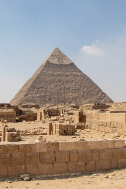 Chephren 'li Khafre Piramidi, Eski Mısır Giza Piramitleri' nin en uzun ikinci piramidi ve Firavun Khafre 'nin mezarıdır.