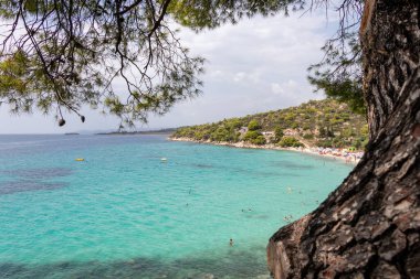 Yunanistan 'ın Chalkidiki yarımadasındaki Akti Koviou plajı. Yaz tatili tatil geçmişi kavramı.