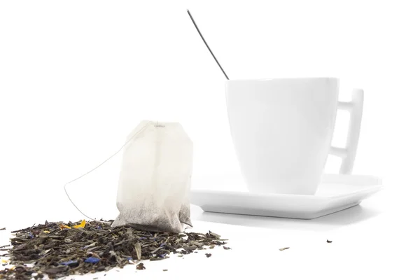 çay torba ile beyaz fincan