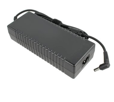 Dizüstü bilgisayarın yedek parçası, beyaz arkaplanda izole edilmiş.