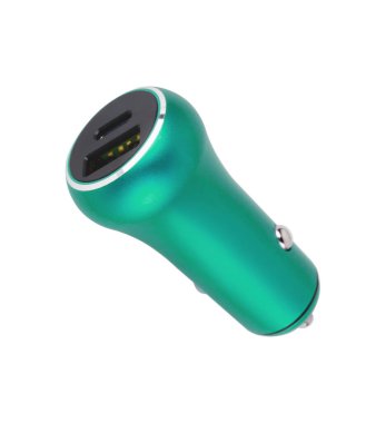 Çakmaktaki telefonun şarjı, izolasyonda beyaz bir arka planda.