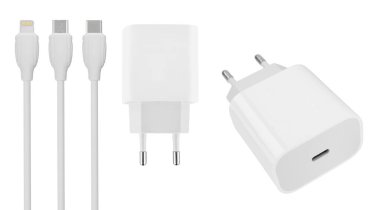 Telefon tableti için güç adaptörü, beyaz arkaplanda izole