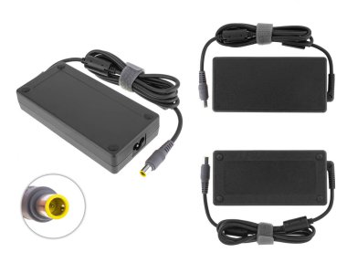 beyaz arkaplan kolajında dizüstü bilgisayar güç adaptörü, yedek parça