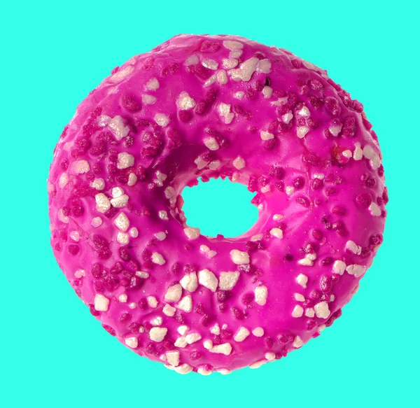 Üppige Donut Mit Sahne Bedeckt Auf Blauem Hintergrund Isolation — Stockfoto