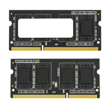 DDR3 dizüstü bilgisayarı için RAM, beyaz arkaplanda izole edilmiş, her iki taraftan görünüm